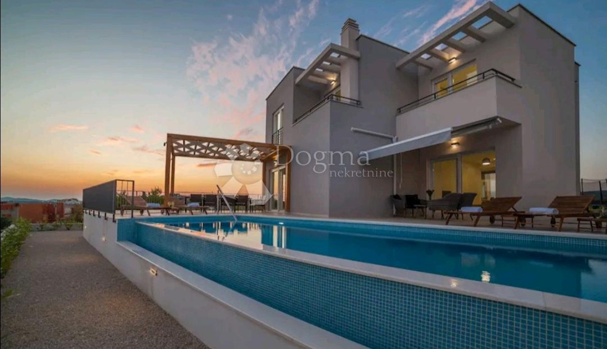 Casa Brodarica, Šibenik - Okolica, 225m2