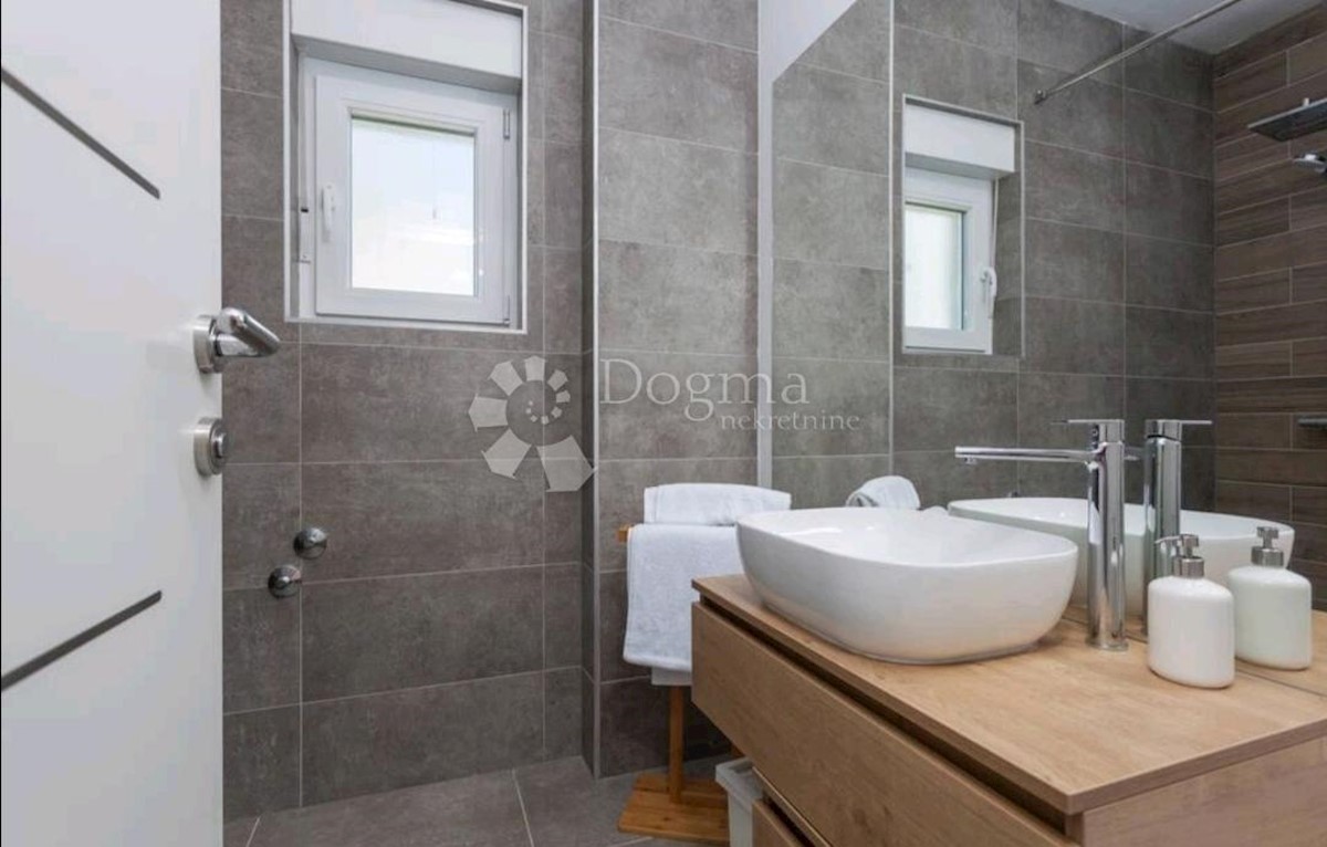 Casa Brodarica, Šibenik - Okolica, 225m2