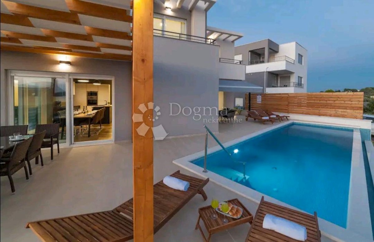 Casa Brodarica, Šibenik - Okolica, 225m2