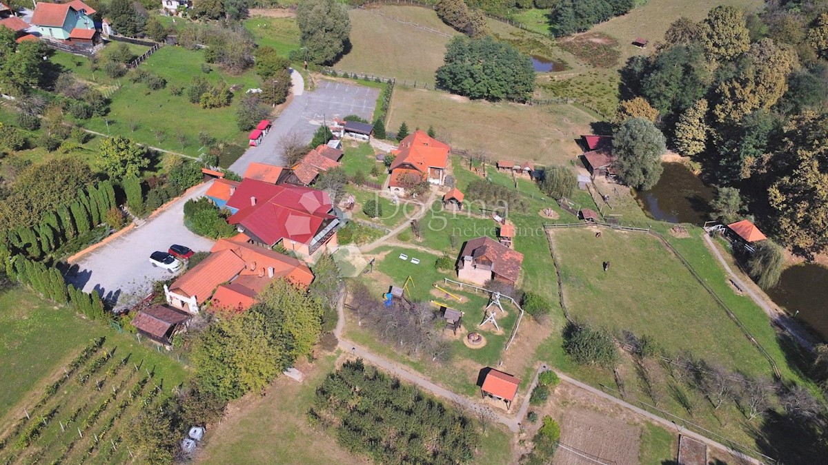 Casa Kloštar Ivanić, 1.000m2