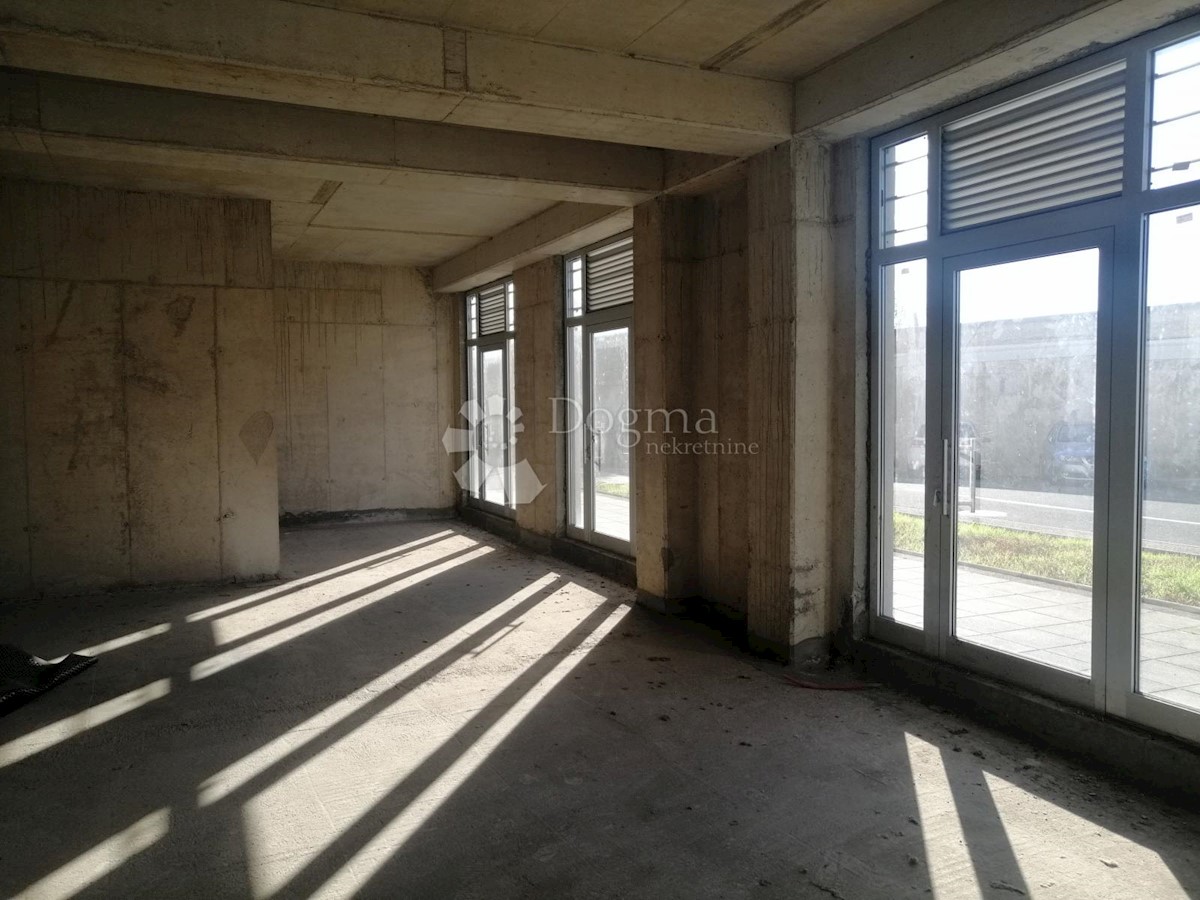 Locale commerciale Krnjevo, Rijeka, 89,67m2