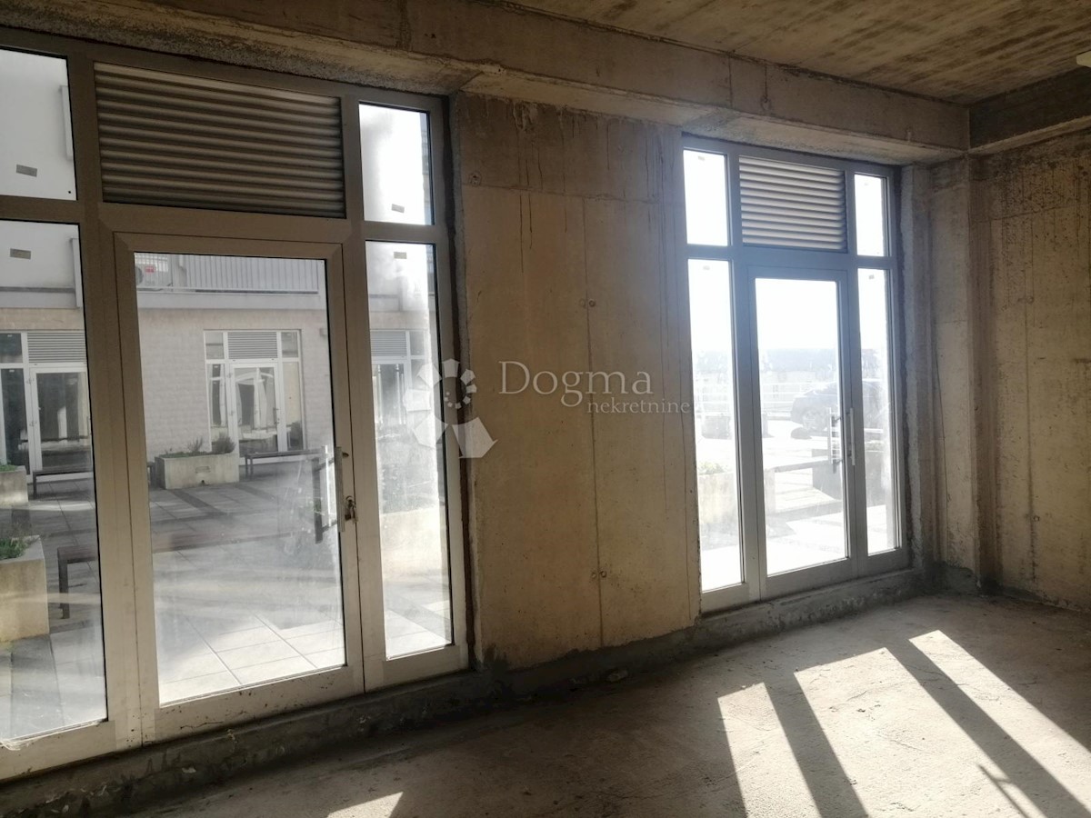 Locale commerciale Krnjevo, Rijeka, 89,67m2