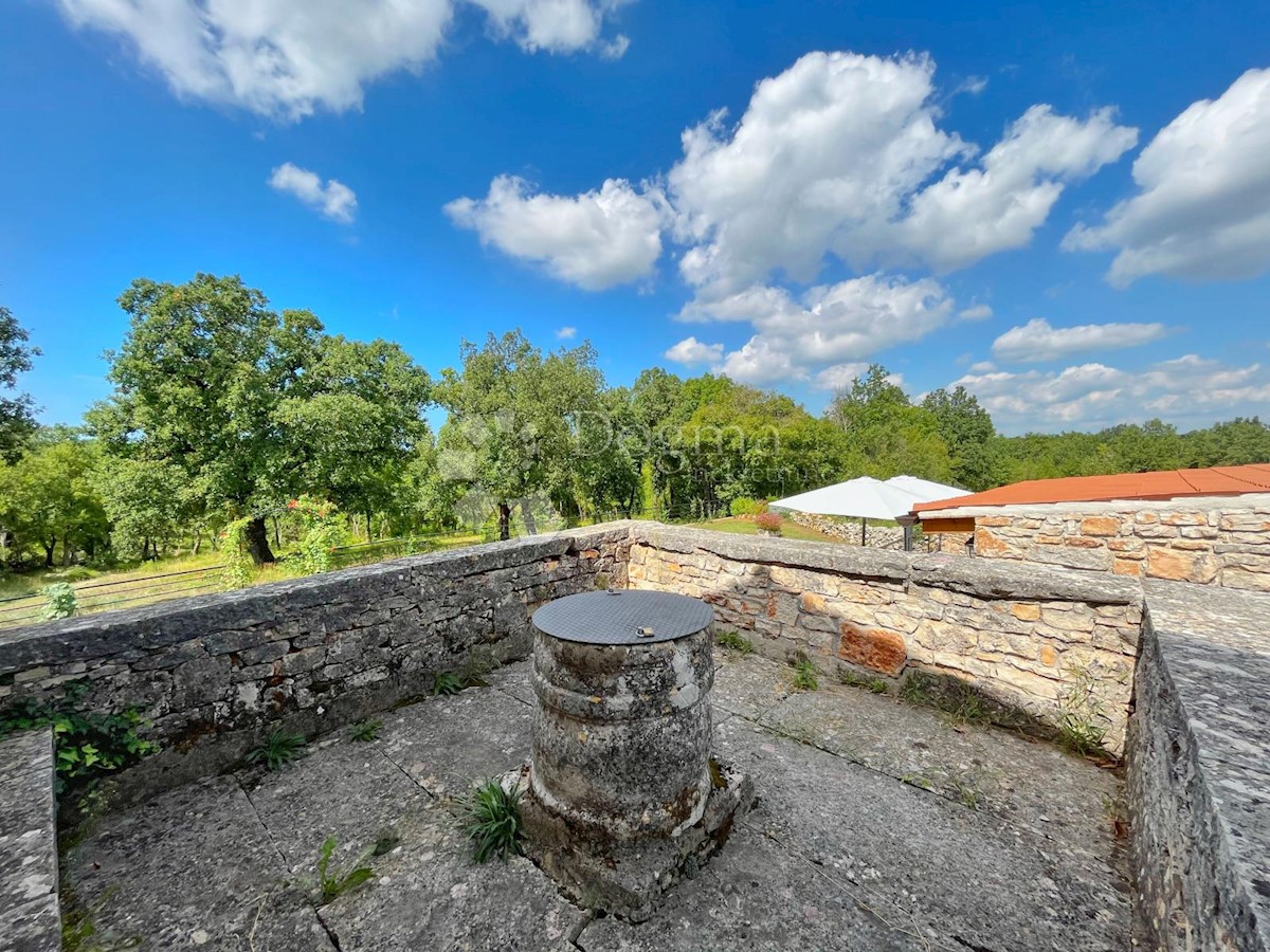 RIDOTTO!!!! STABILE CASA VACANZE CON PISCINA E GIARDINO DI 7144 mq