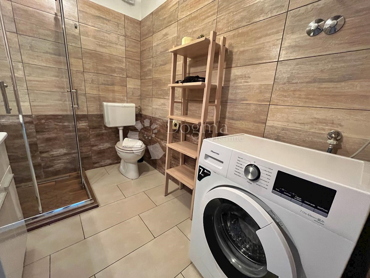 RIDOTTO!!!! STABILE CASA VACANZE CON PISCINA E GIARDINO DI 7144 mq