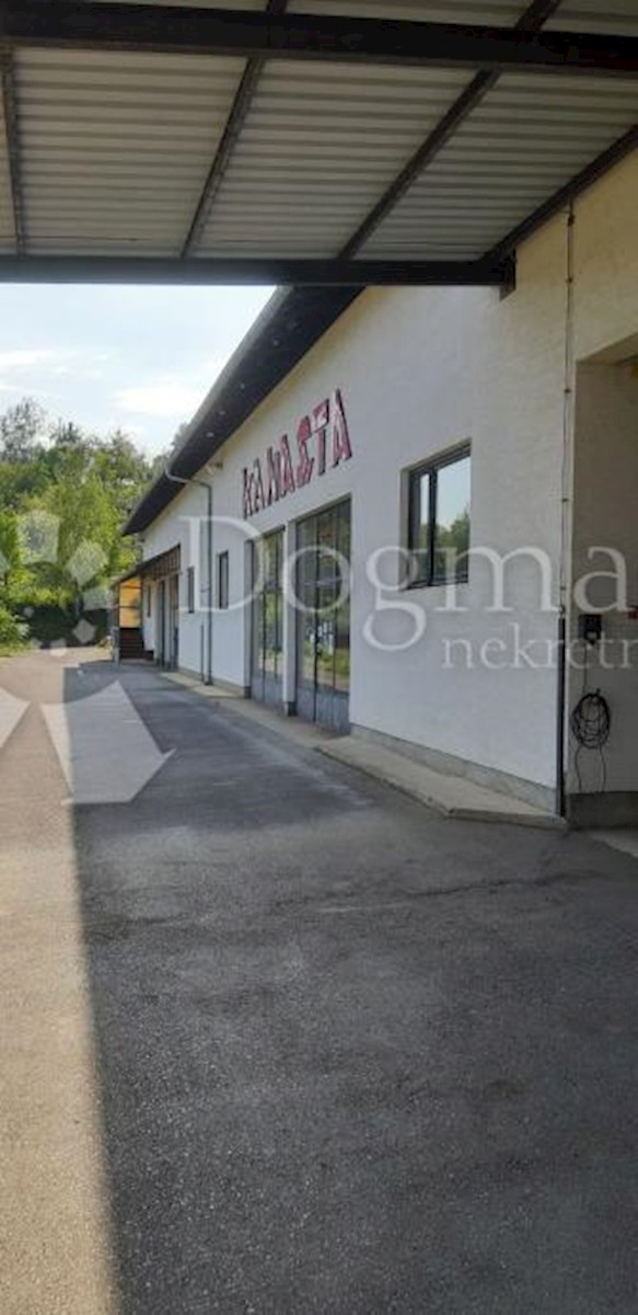 Locale commerciale Vrhovački Sopot, Ozalj, 738m2