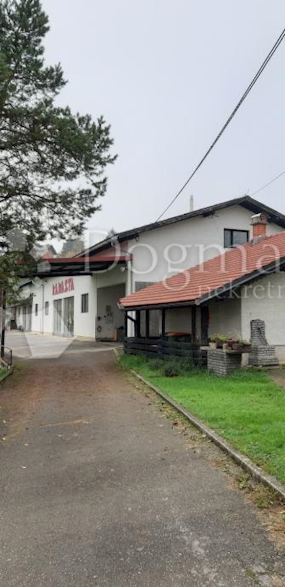 Locale commerciale Vrhovački Sopot, Ozalj, 738m2