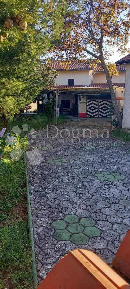 Casa Jurići, Žminj, 93m2