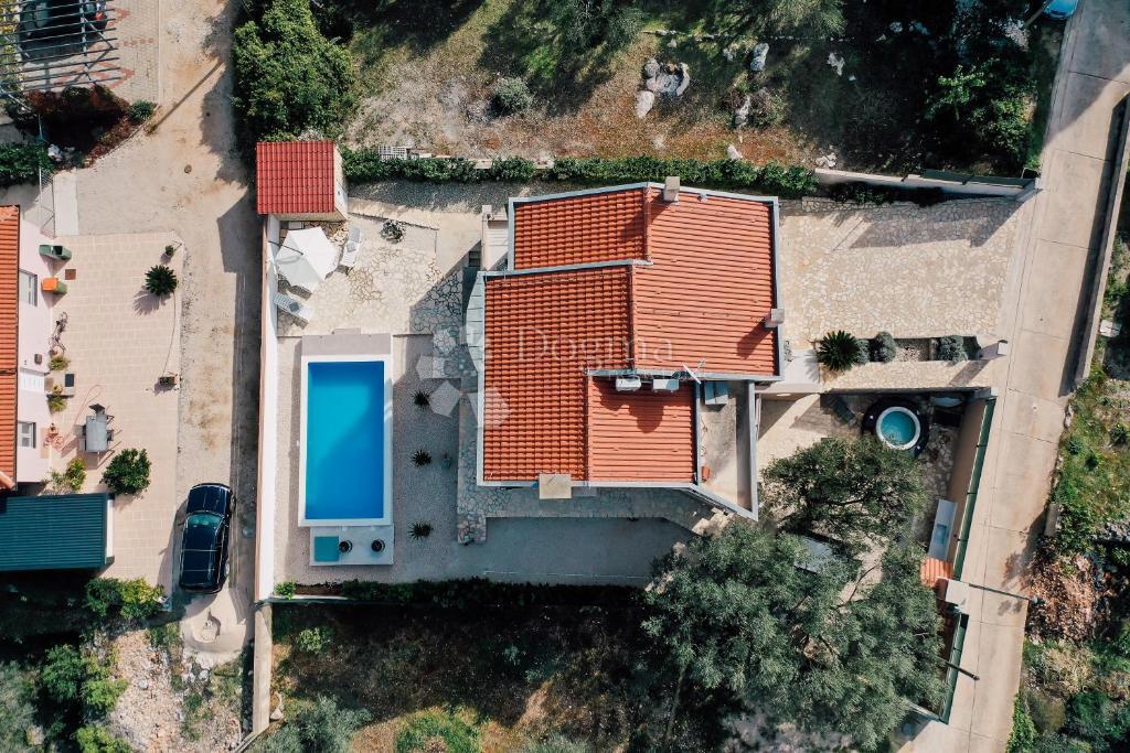 Casa Sutomišćica, Preko, 235,40m2