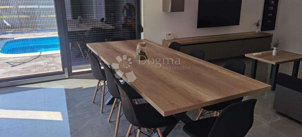 Casa Ninski Stanovi, Nin, 107m2