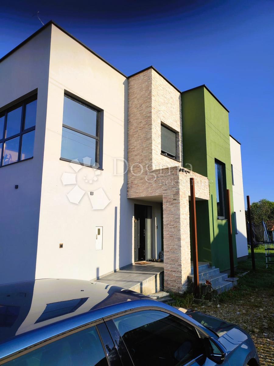 Casa Sračinec, 304m2