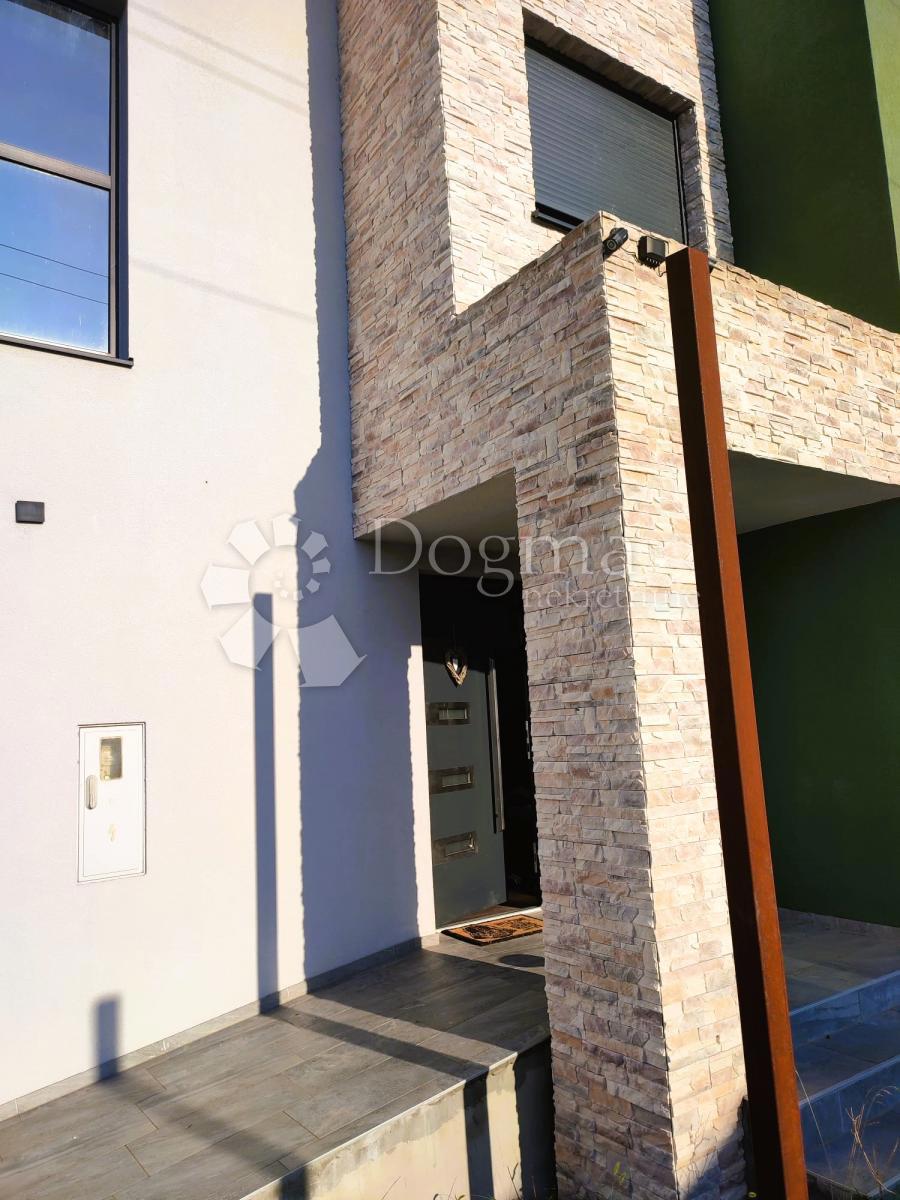 Casa Sračinec, 304m2