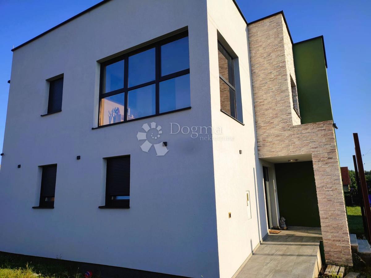 Casa Sračinec, 304m2