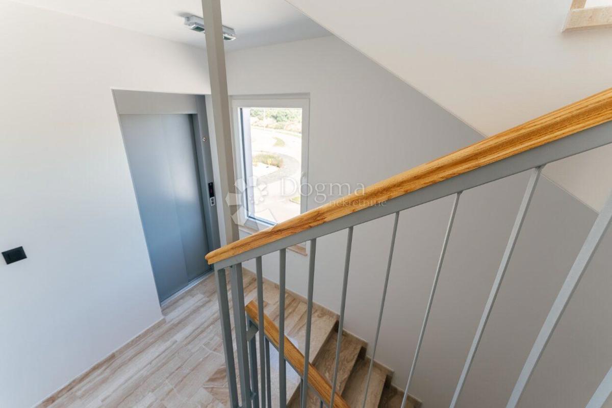 Allogio Petrčane, Zadar - Okolica, 111,78m2