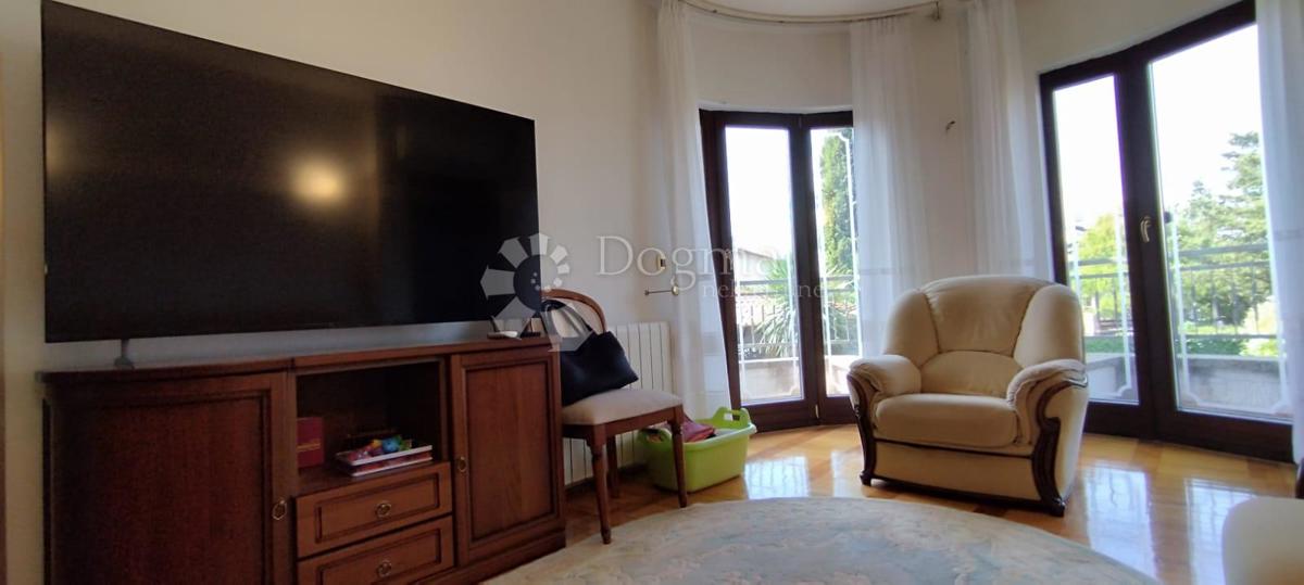 Casa Malinska, Malinska-Dubašnica, 640m2