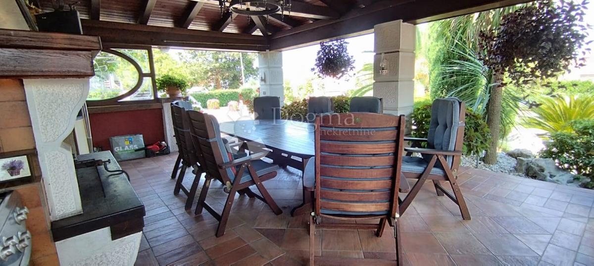 Casa Malinska, Malinska-Dubašnica, 640m2