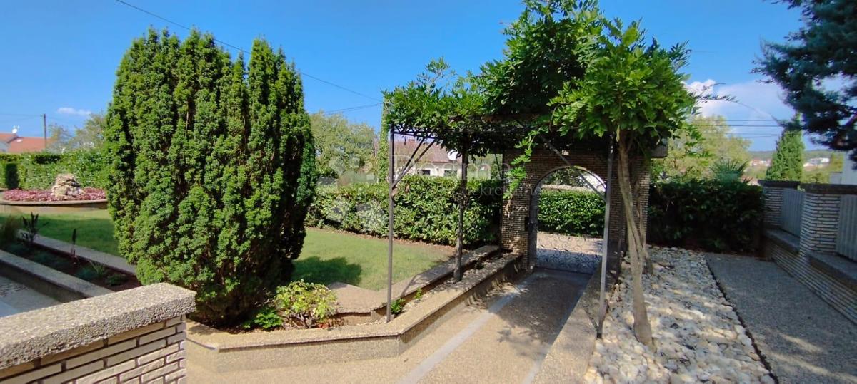 Casa Malinska, Malinska-Dubašnica, 640m2