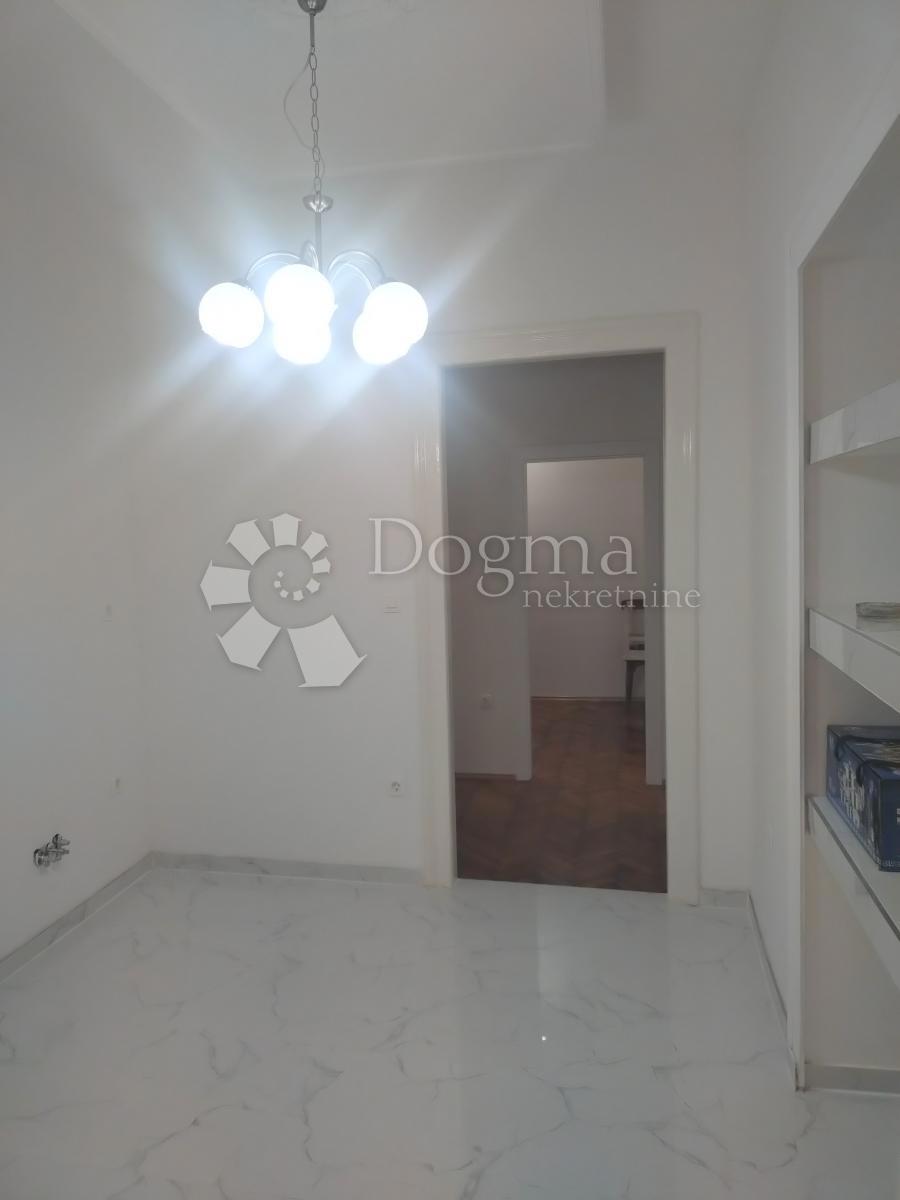 Allogio Centar, Rijeka, 83,70m2
