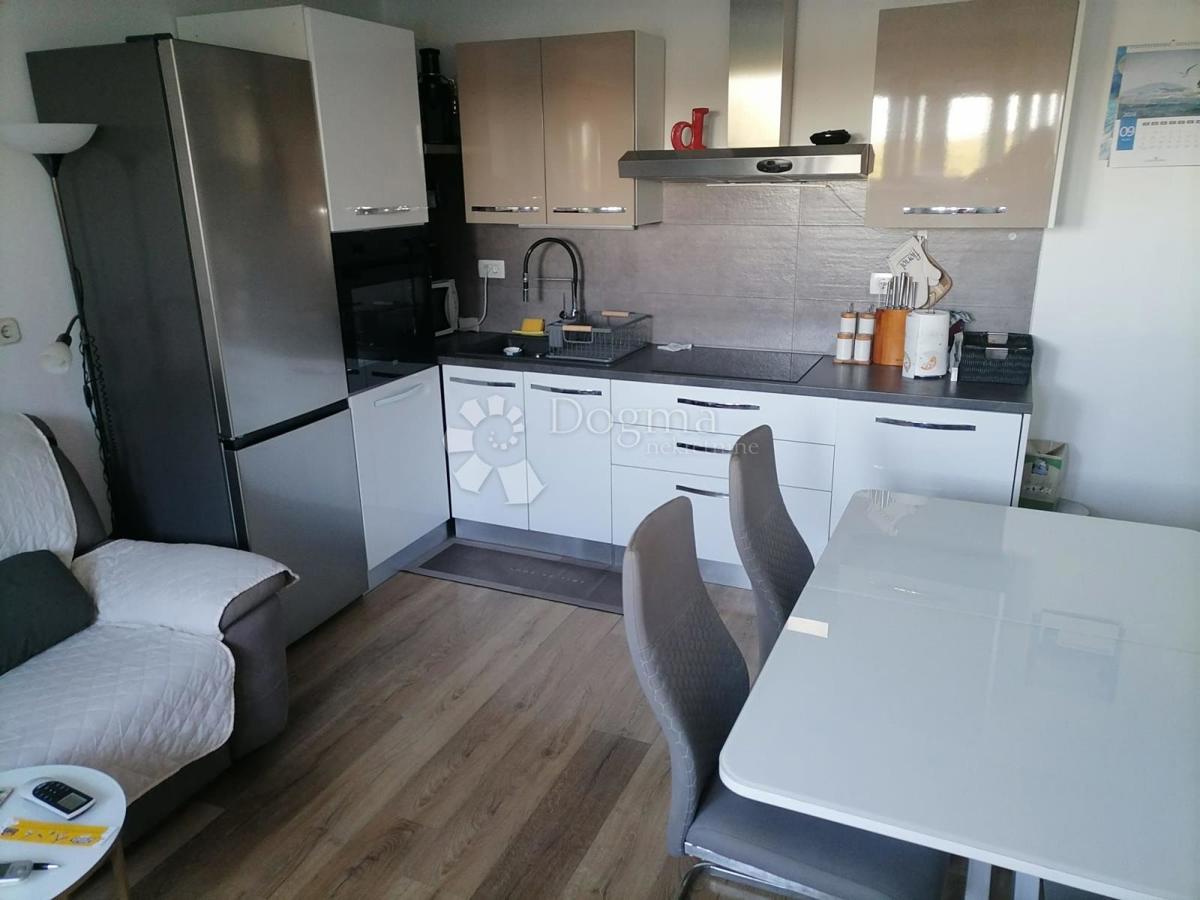 Allogio Baldekin, Šibenik, 50m2