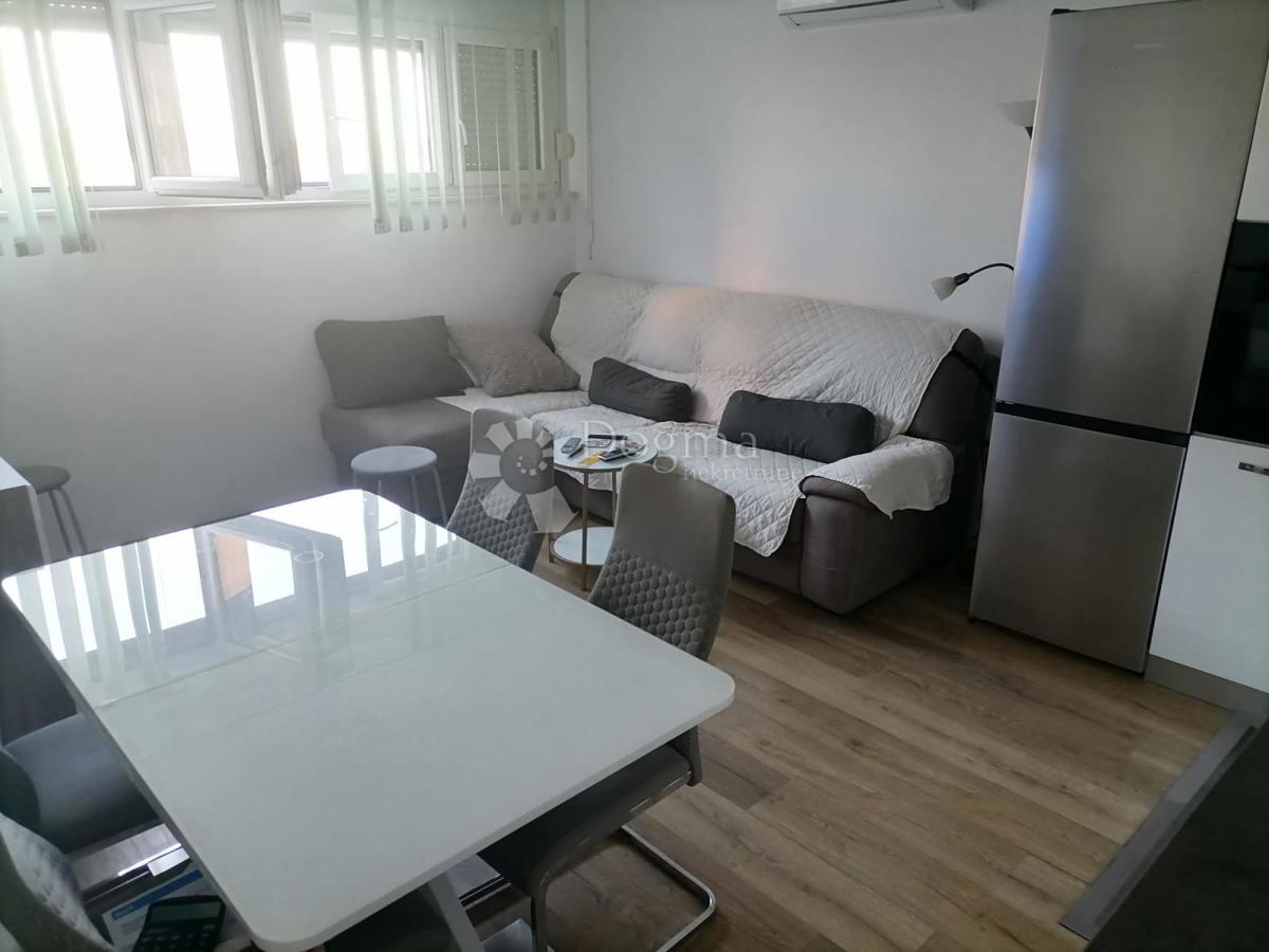 Allogio Baldekin, Šibenik, 50m2