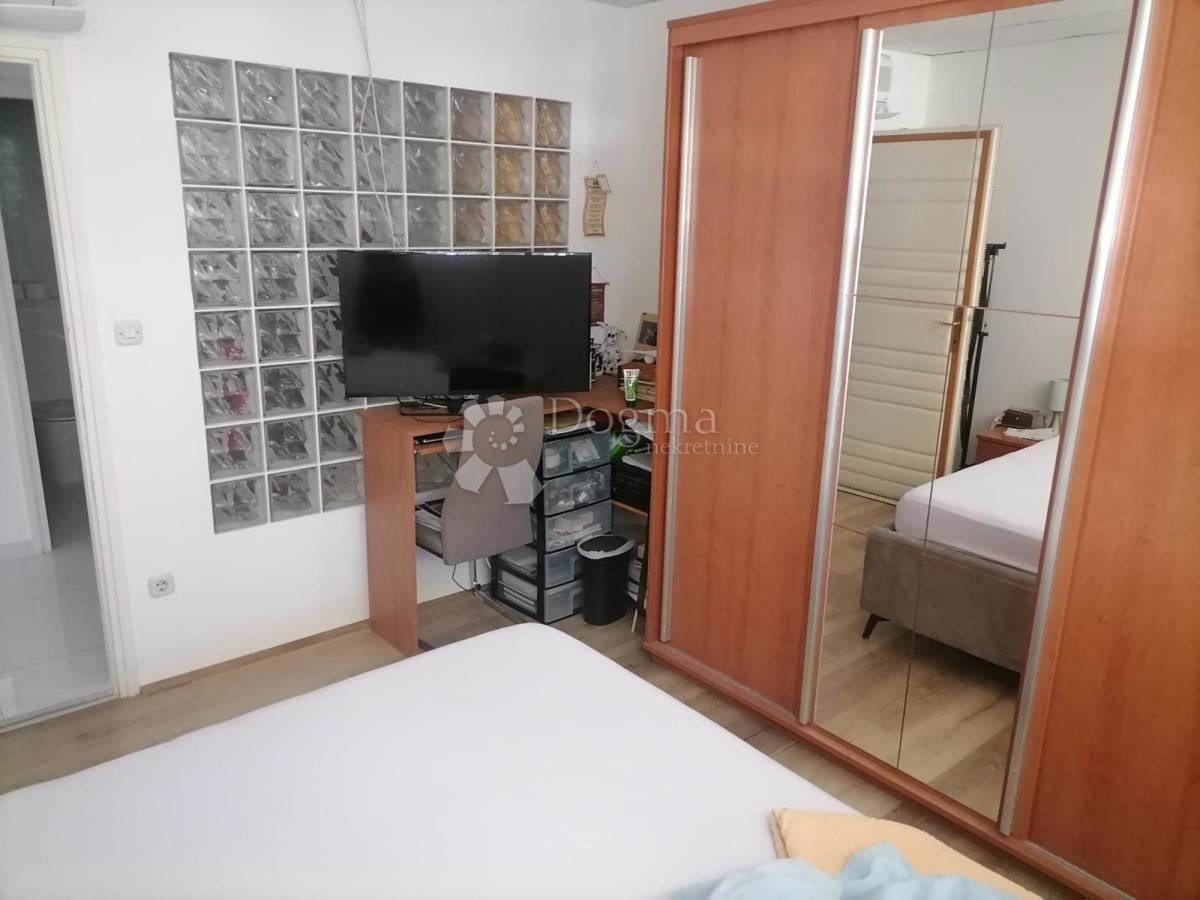 Allogio Baldekin, Šibenik, 50m2