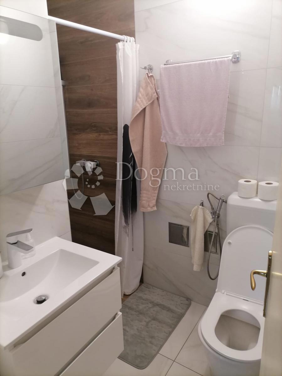 Allogio Baldekin, Šibenik, 50m2