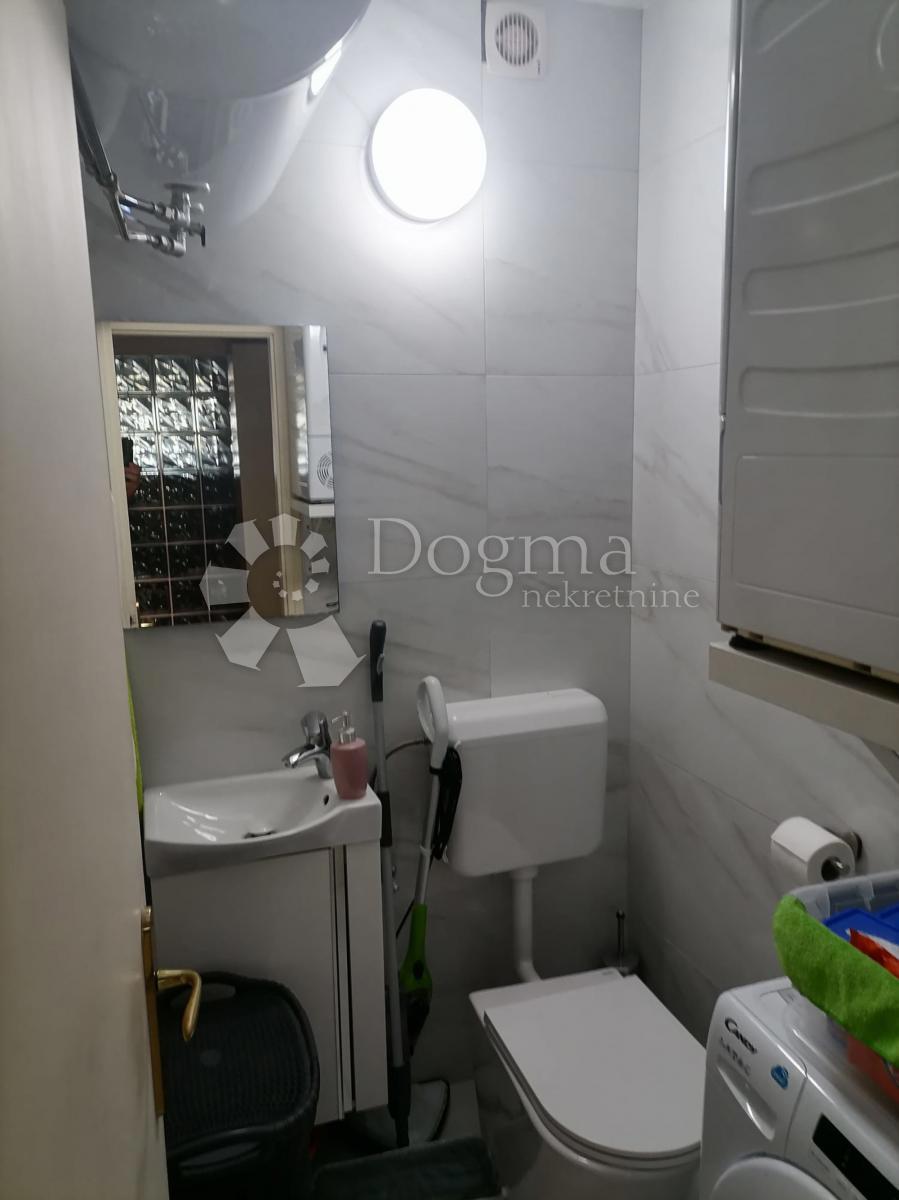 Allogio Baldekin, Šibenik, 50m2