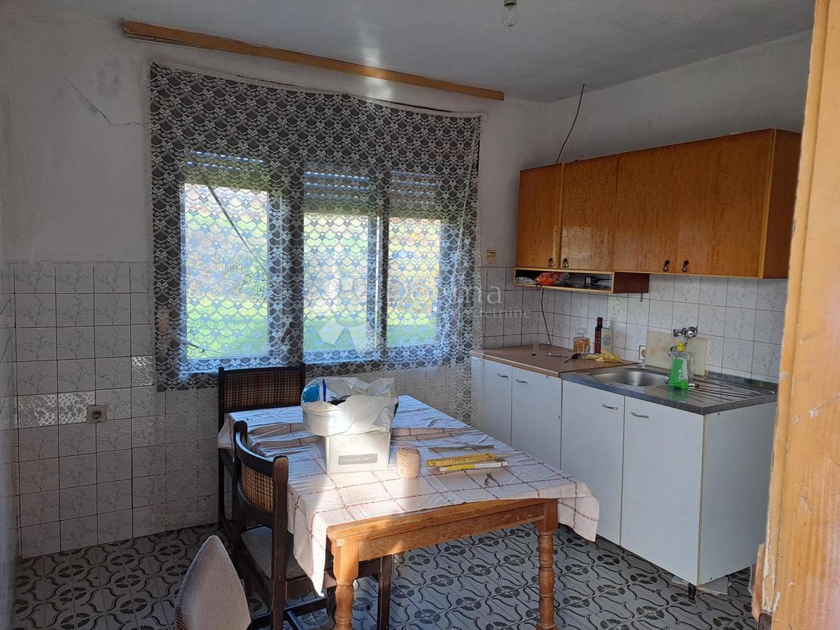 Casa Jošavica, Petrinja, 597m2