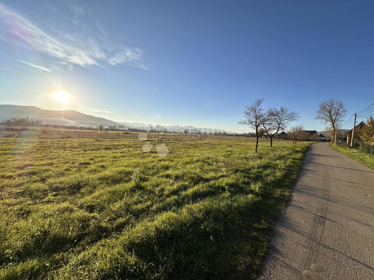 Terreno Sinac, Otočac, 11.000m2