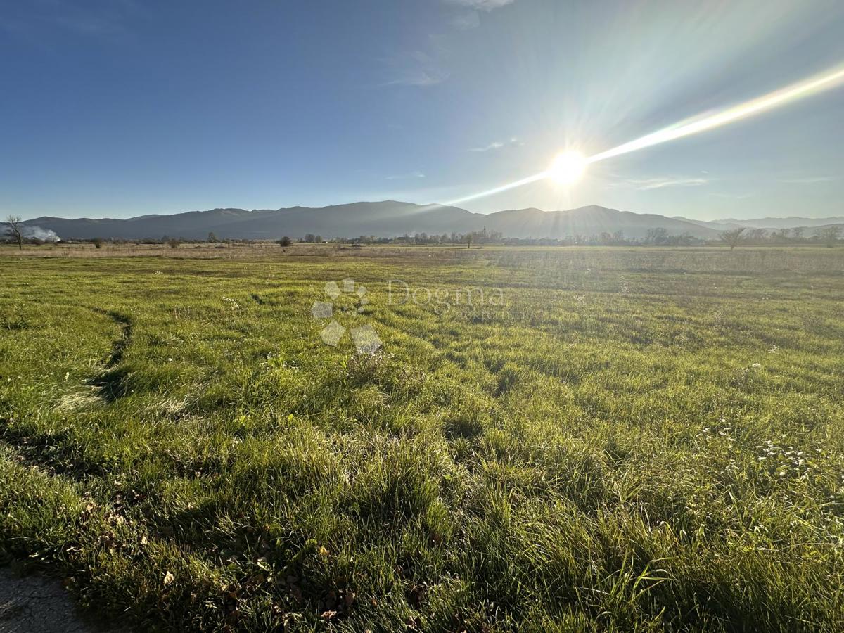 Terreno Sinac, Otočac, 11.000m2