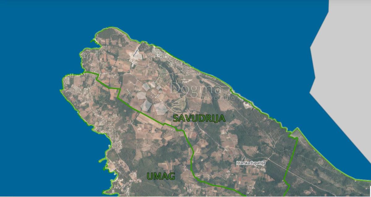 Edificio. terreno con infrastrutture