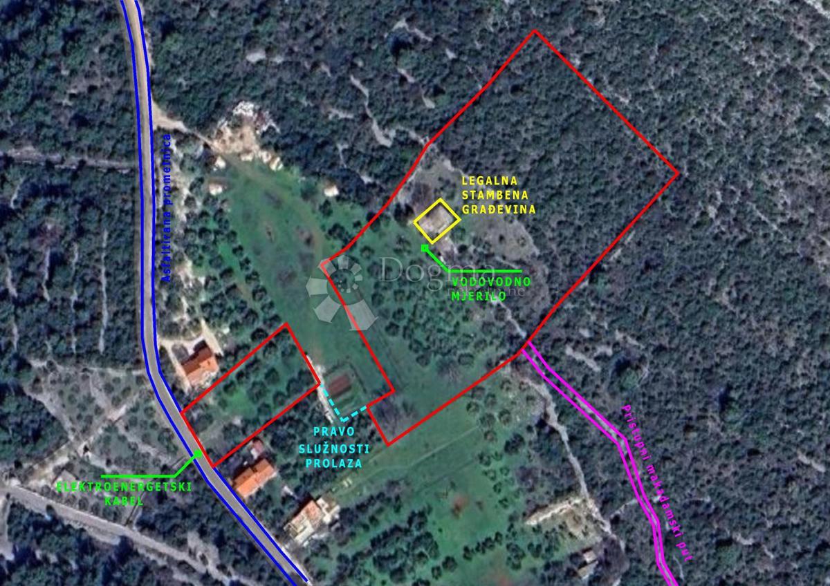 ŠIBENIK - terreno con possibilità di costruzione