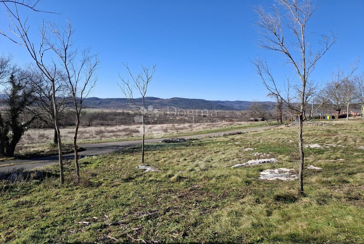 Terreno edificabile in zona isolata vicino a Labin