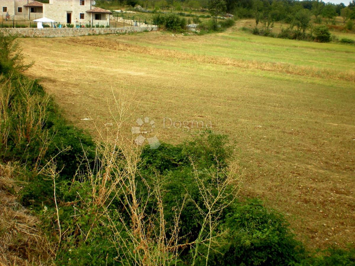 Terreno edificabile Mrgani, Kanfanar, 1.991m2