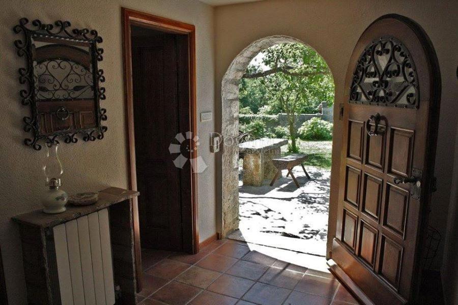 Villa in stile tradizionale vicino a Žminj