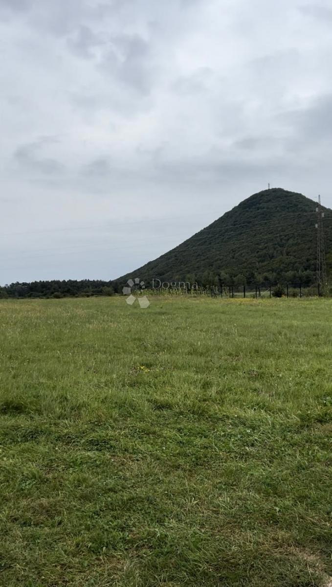 Terreno edificabile Debelo Brdo I, Gospić - Okolica, 4.035m2