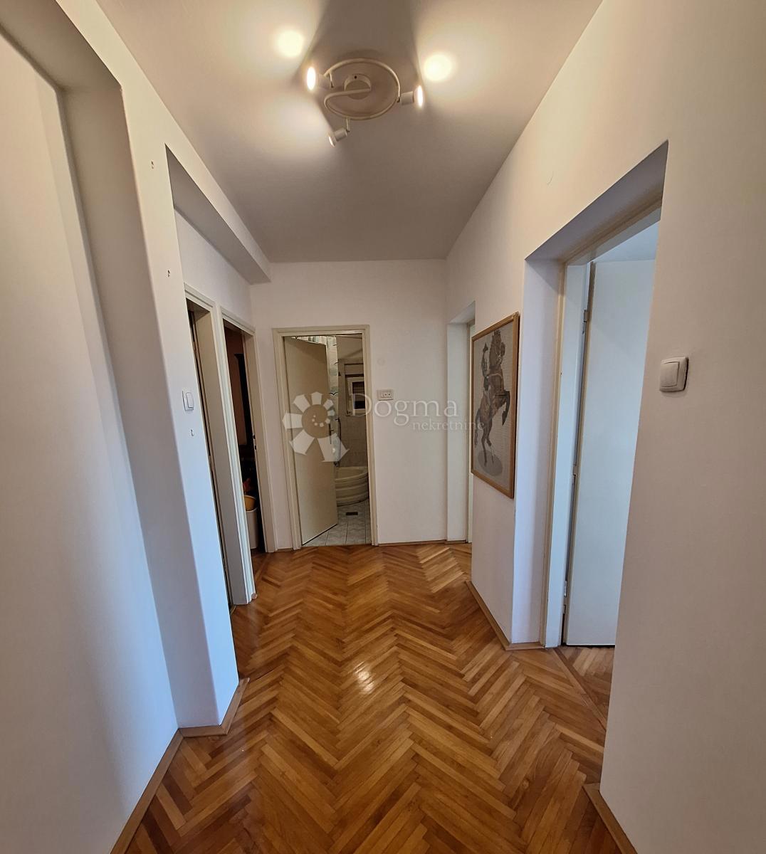 Allogio Crikvenica, 70m2