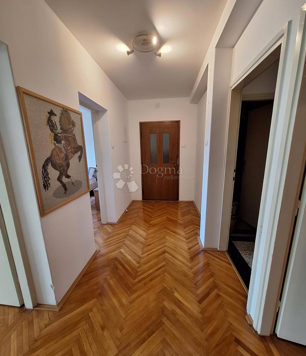 Allogio Crikvenica, 70m2