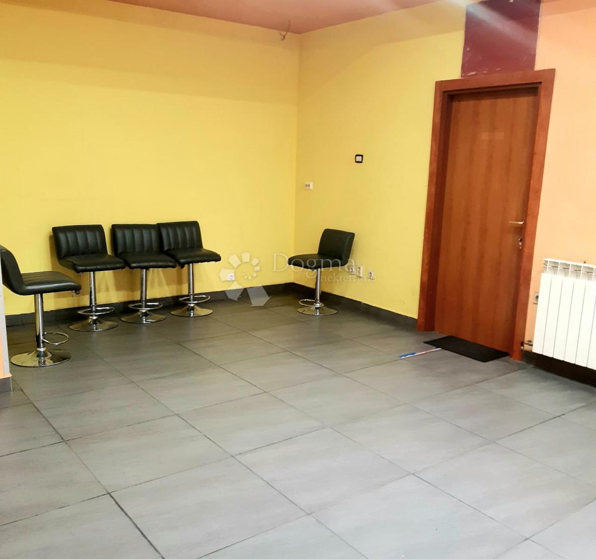 Locale commerciale Ogulin, 92m2