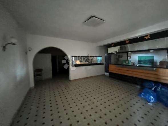 Locale commerciale Preko, 457m2