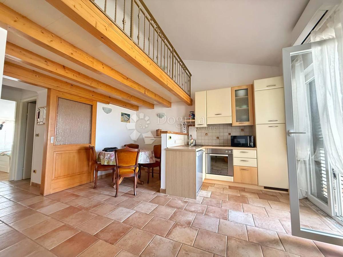 BELLISSIMO APPARTAMENTO A ROVIGNO