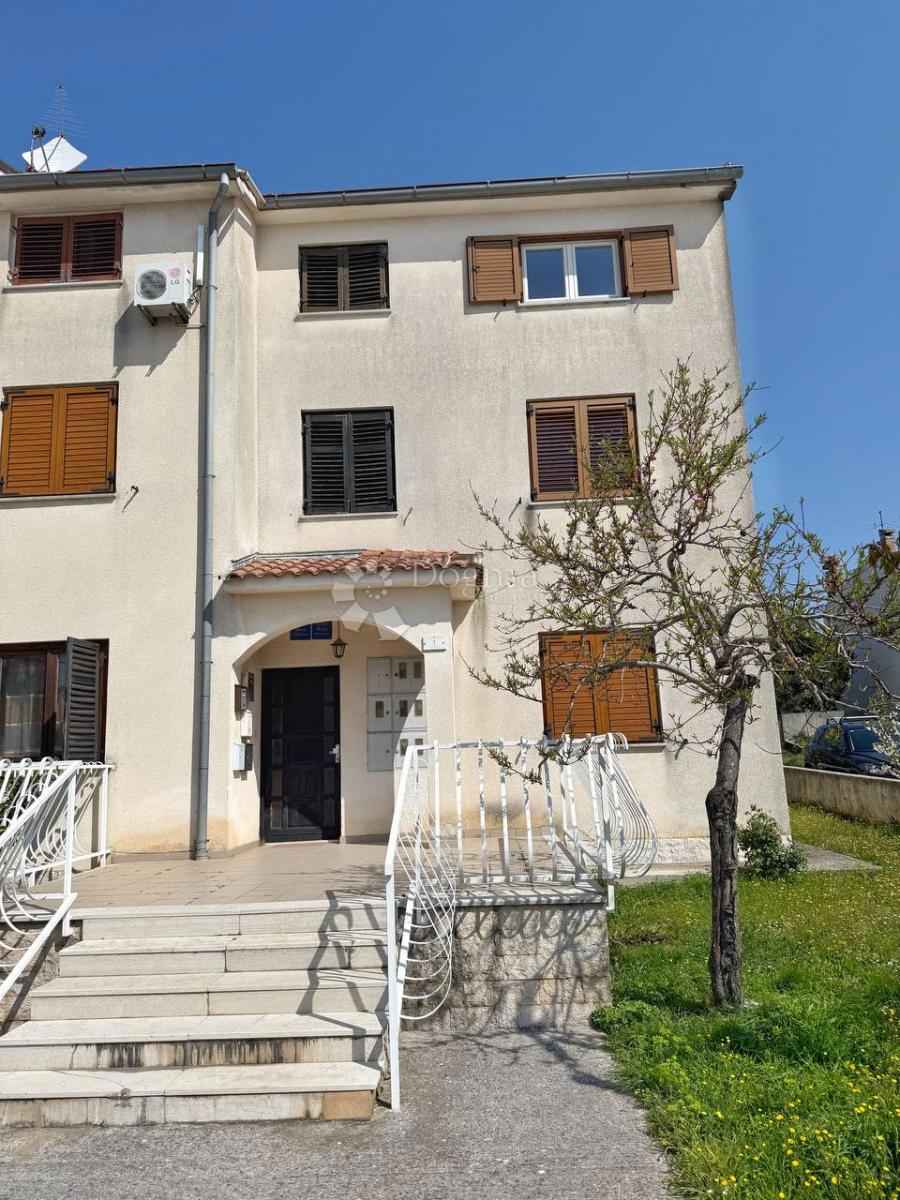 BELLISSIMO APPARTAMENTO A ROVIGNO