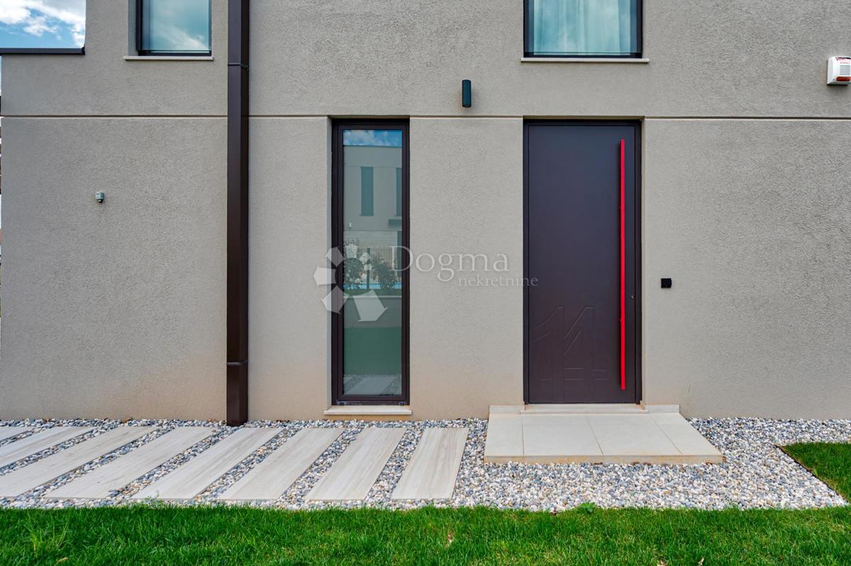 Villa esclusiva smart home, completamente attrezzata, con vista aperta