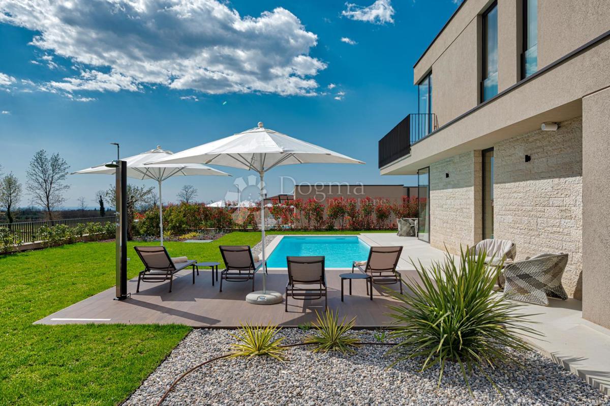 Villa esclusiva smart home, completamente attrezzata, con vista aperta