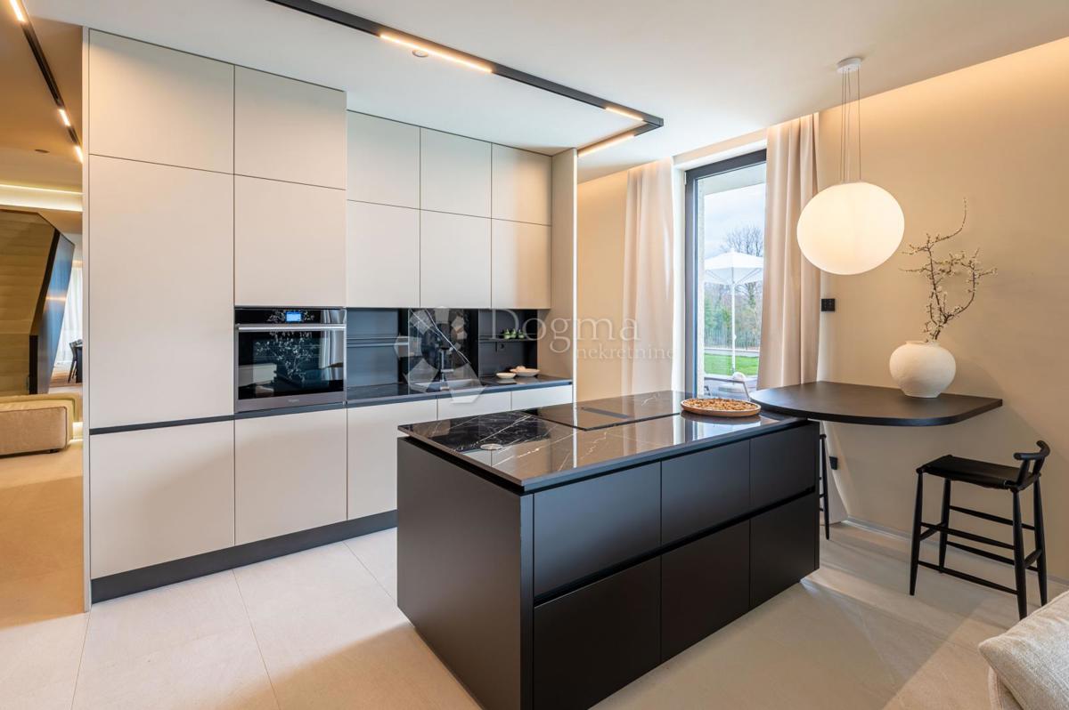 Villa esclusiva smart home, completamente attrezzata, con vista aperta