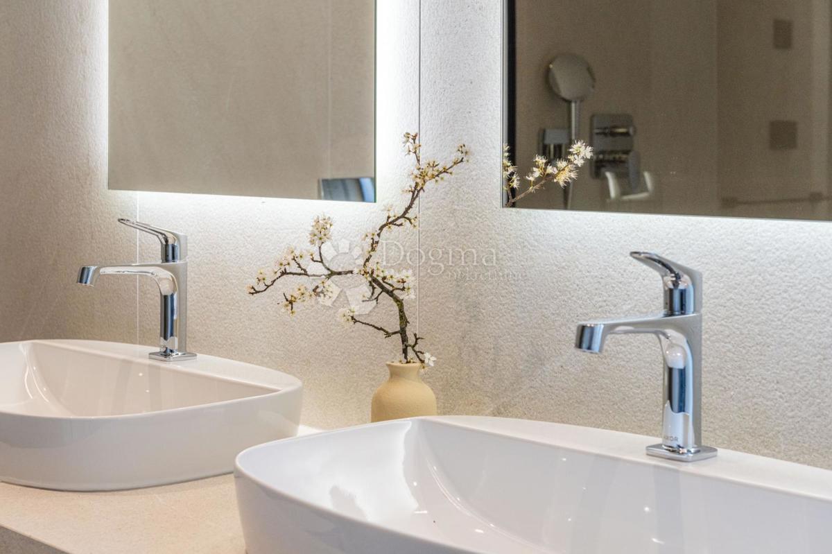 Villa esclusiva smart home, completamente attrezzata, con vista aperta