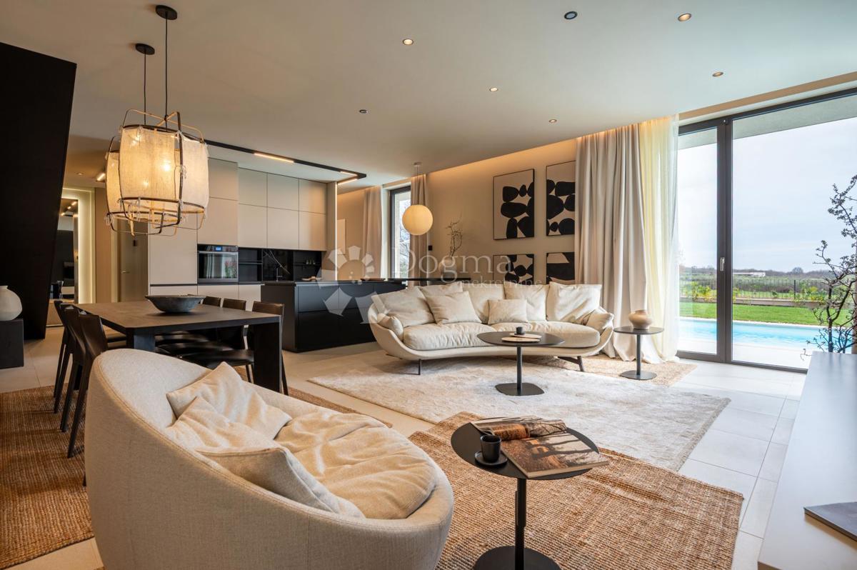 Villa esclusiva smart home, completamente attrezzata, con vista aperta