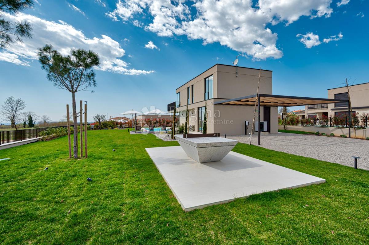 Villa esclusiva smart home, completamente attrezzata, con vista aperta