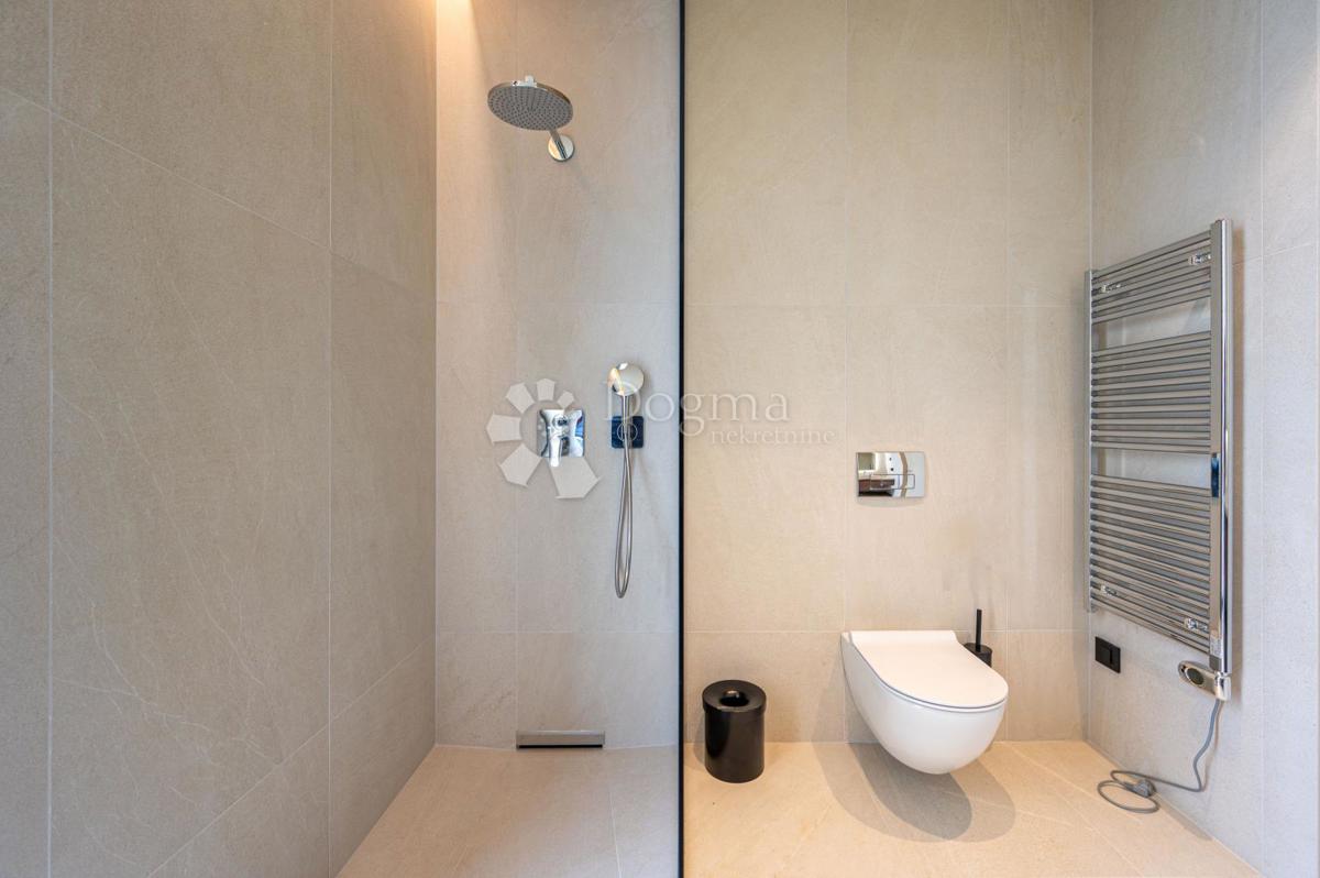 Villa esclusiva smart home, completamente attrezzata, con vista aperta