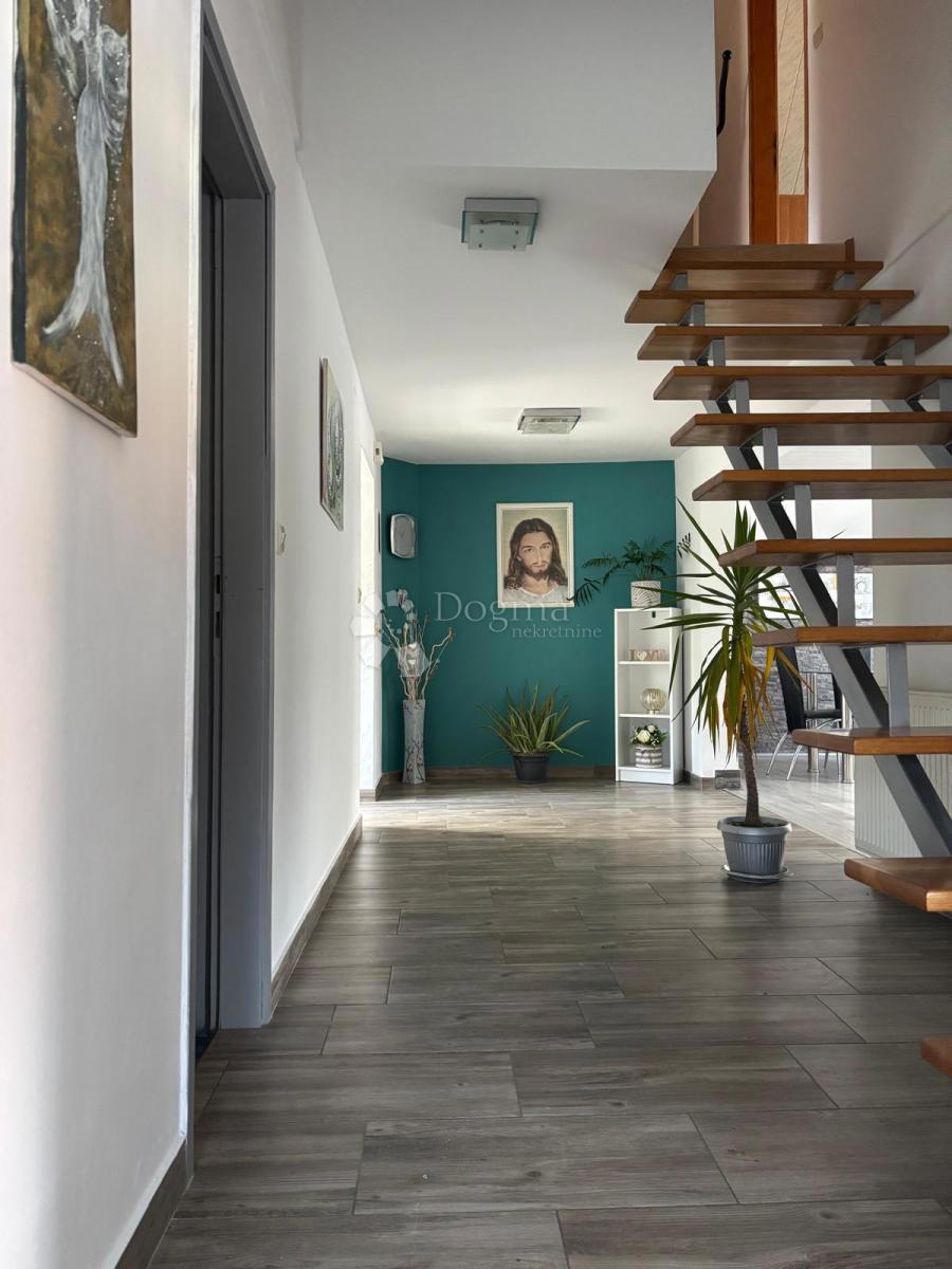 Casa Grana, Novi Marof, 379.405m2