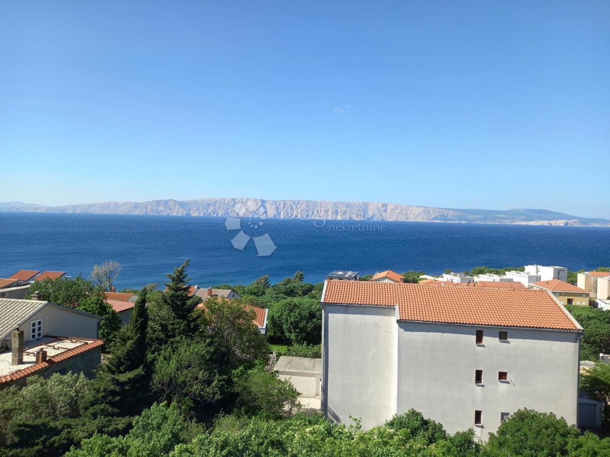 Dintorni di Novi Vinodolski, nuovo edificio con vista